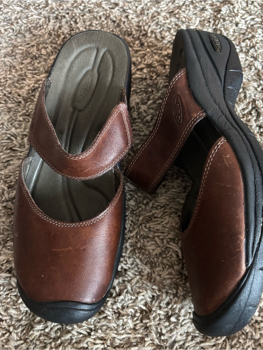 KEEN women 8.5 Brown Leather Slide Mary jane leather
